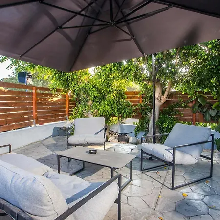 Villa Lilienne - Serene Private Jacuzzi Retreat *