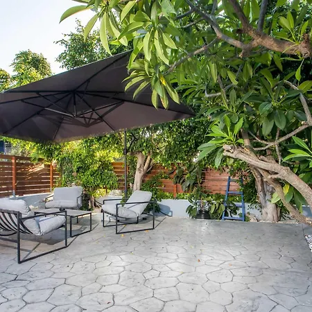 Lilienne - Serene Private Jacuzzi Retreat Villa *
