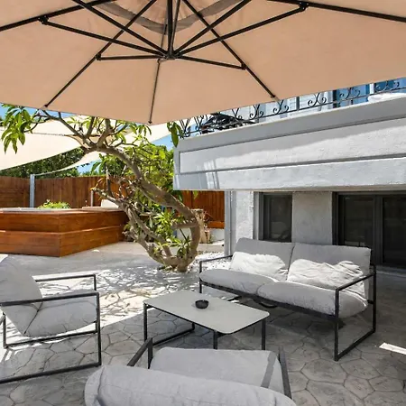 Lilienne - Serene Private Jacuzzi Retreat Villa
