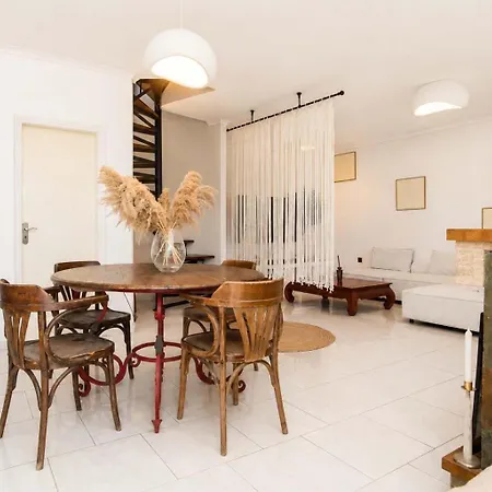 Villa Lilienne - Serene Private Jacuzzi Retreat